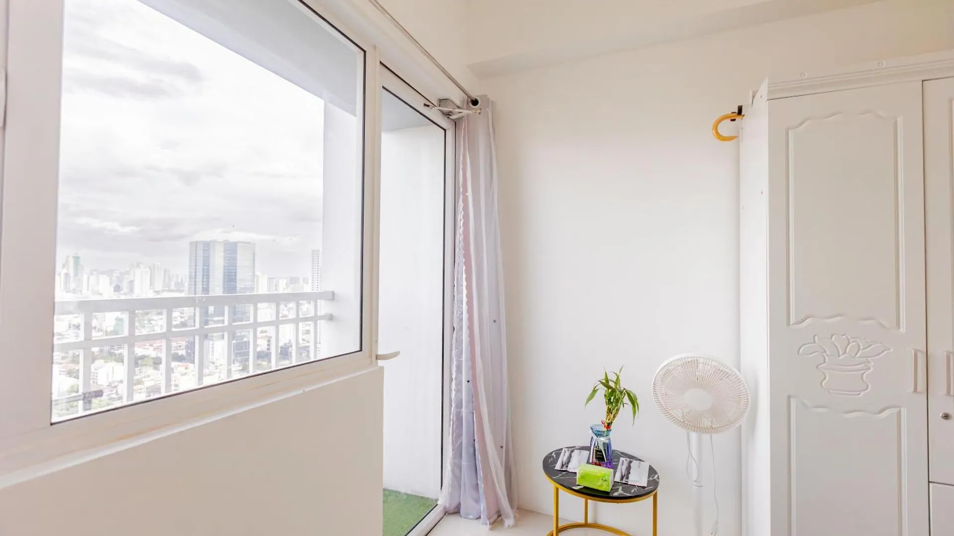 Breeze Haven Aparthotel Pasay 0*,  Philippines